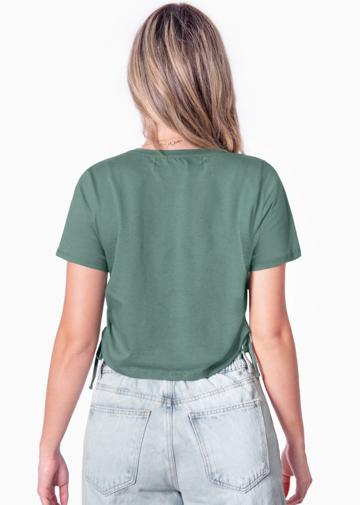 Camiseta crop estampada "L'amour fou" y recogidos en costados  para mujer - Flashy