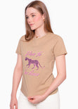 Camiseta estampada "Dare to be fierce" color beige para mujer - Flashy