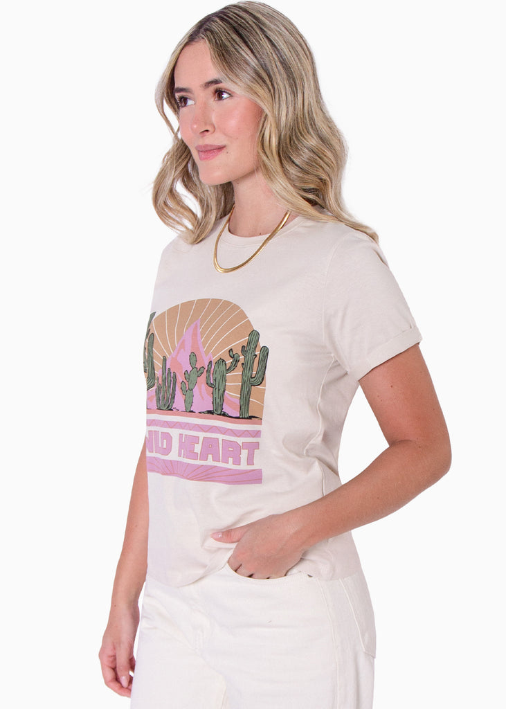 Camiseta estampada "Wild Heart" color beige para mujer - Flashy