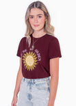 Camiseta estampada "You're so golden" color vino para mujer - Flashy