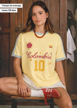 Camiseta oversize color amarillo con contraste azul en cuello, puños y hombros - COLOMBIA