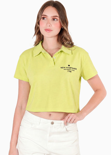 Camiseta tipo polo cropped con perilla, cuello y bordado - GERBERA.AMARILLO