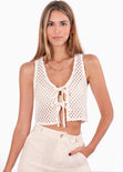 Chaleco con anudado en frente y tela tipo crochet color blanco, marfil para mujer - Flashy