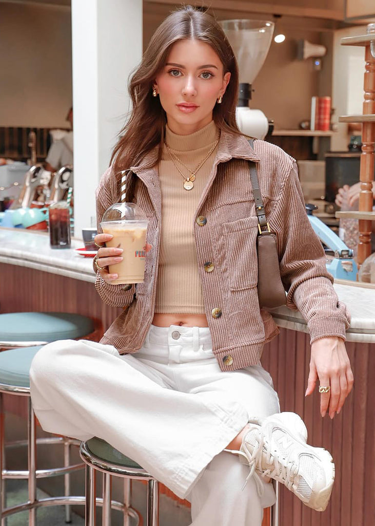 Chaqueta de corduroy con bolsillos y botones color café para mujer - Flashy