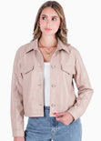 Chaqueta tipo cuero con bolsillos y cuello - ALINA.BEIGE
