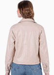 Chaqueta tipo cuero con bolsillos y cuello - ALINA.BEIGE