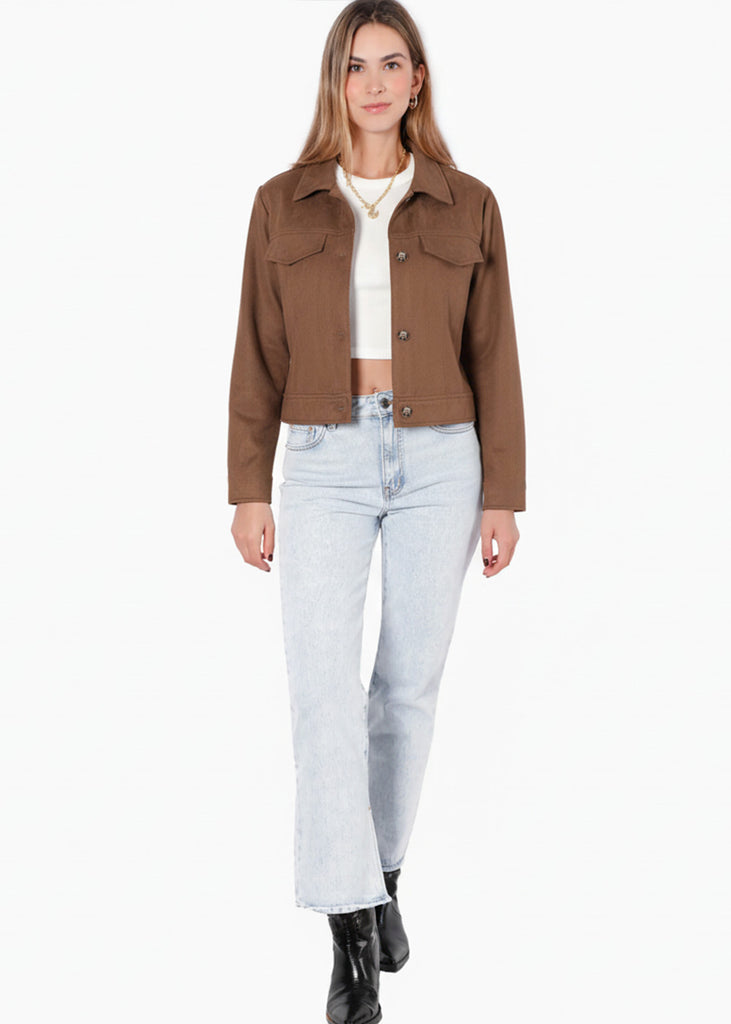 Chaqueta tipo gamuza con entrelazado en cuello y bolsillos - CEIBA