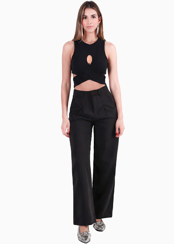 Crop top ajustado con cruce y hueco en escote - MIAMI.NEGRO