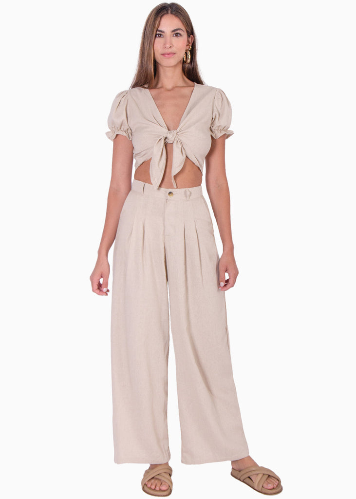 Crop top manga corta con recogidos y anudado en frente color beige para mujer - Flashy