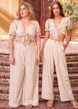 Crop top manga corta con recogidos y anudado en frente color beige para mujer - Flashy