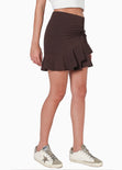 Falda corta con recogido en costado y boleros color café para mujer - Flashy