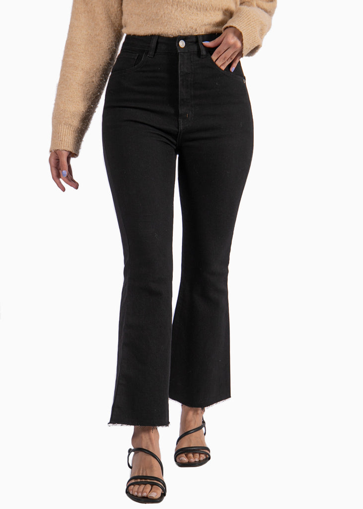 Jean flare cropped de tiro alto color negro, denim para mujer - Flashy