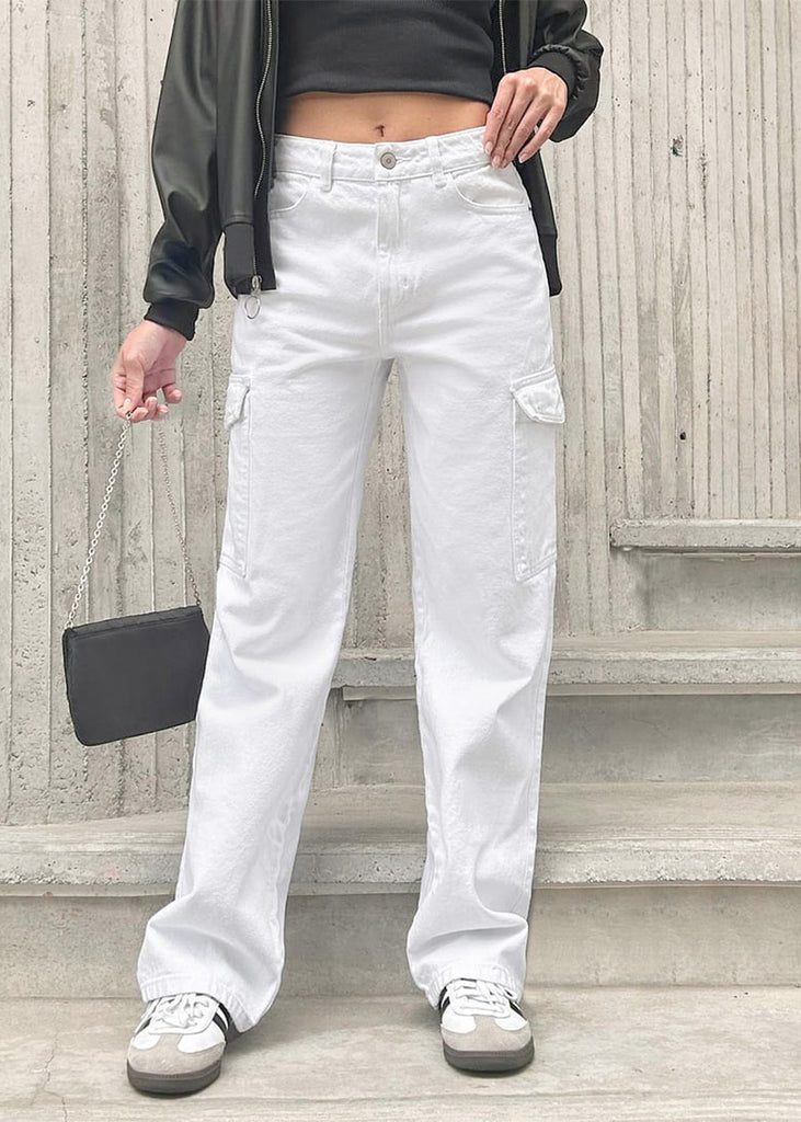 Jean recto tipo cargo con bolsillos laterales color blanco, denim para mujer - Flashy