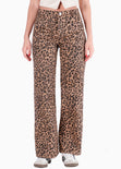 Jean recto tiro medio de animal print color café para mujer - Flashy