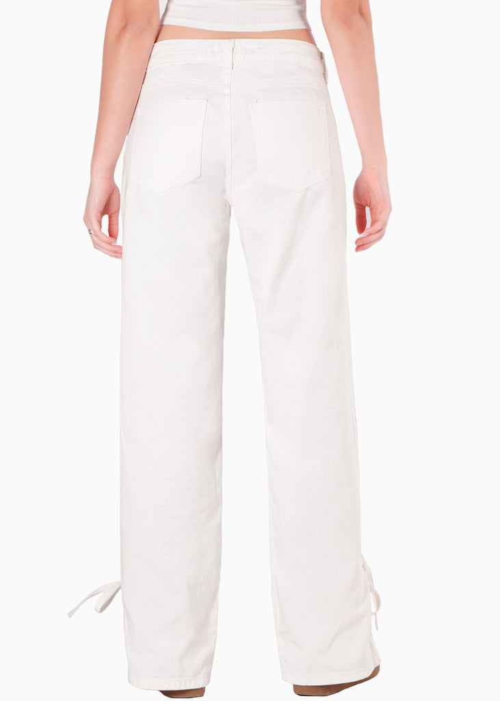 Jean wide leg tiro medio con anudado en bota color blanco, marfil para mujer - Flashy