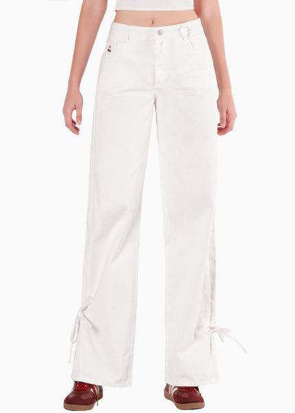 Jean wide leg tiro medio con anudado en bota color blanco, marfil para mujer - Flashy