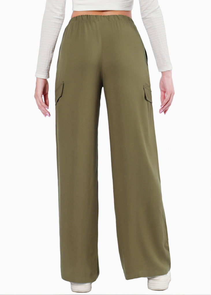 Pantalón ancho con bolsillos cargo, elástico en cintura y anudado color verde para mujer - Flashy