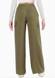 Pantalón ancho con bolsillos cargo, elástico en cintura y anudado color verde para mujer - Flashy