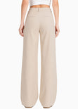 Pantalón sin prenses y con botón de color beige - CARMELINA
