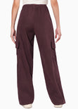 Pantalón tipo cargo con elástico en cintura, anudado y bolsillos laterales color morado para mujer - Flashy