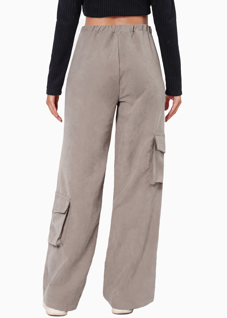 Pantalón tipo cargo con elástico y bolsillos laterales color gris para mujer - Flashy