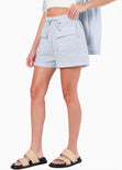 Short de tiro alto tipo lino con elástico en cintura y bolsillos color azul para mujer - Flashy
