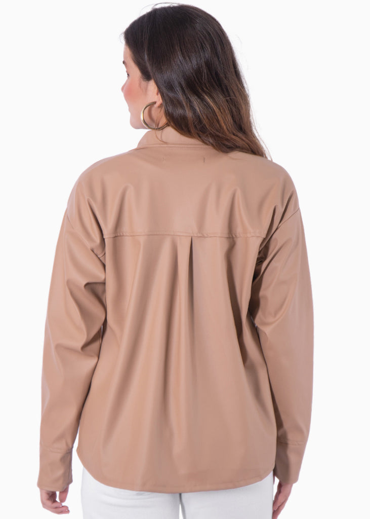 Sobrecamisa manga larga tipo cuero color café para mujer - Flashy