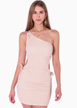 Vestido corto de un solo hombro con abertura en costados color beige para mujer - Flashy