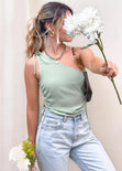 Blusa corta de un solo hombro con recogidos color verde para mujer - Flashy