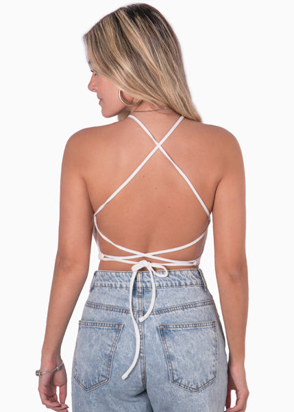 Crop top blanco con escote halter y textura de encaje para mujer Flashy