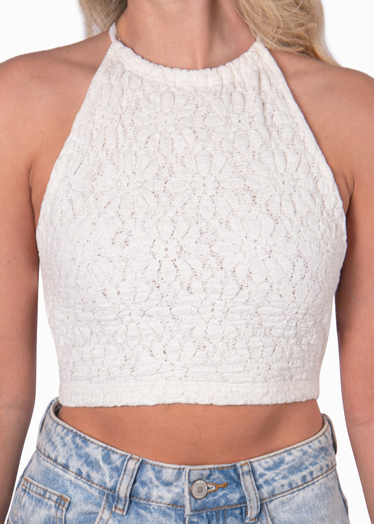 Crop top blanco con escote halter y textura de encaje para mujer Flashy