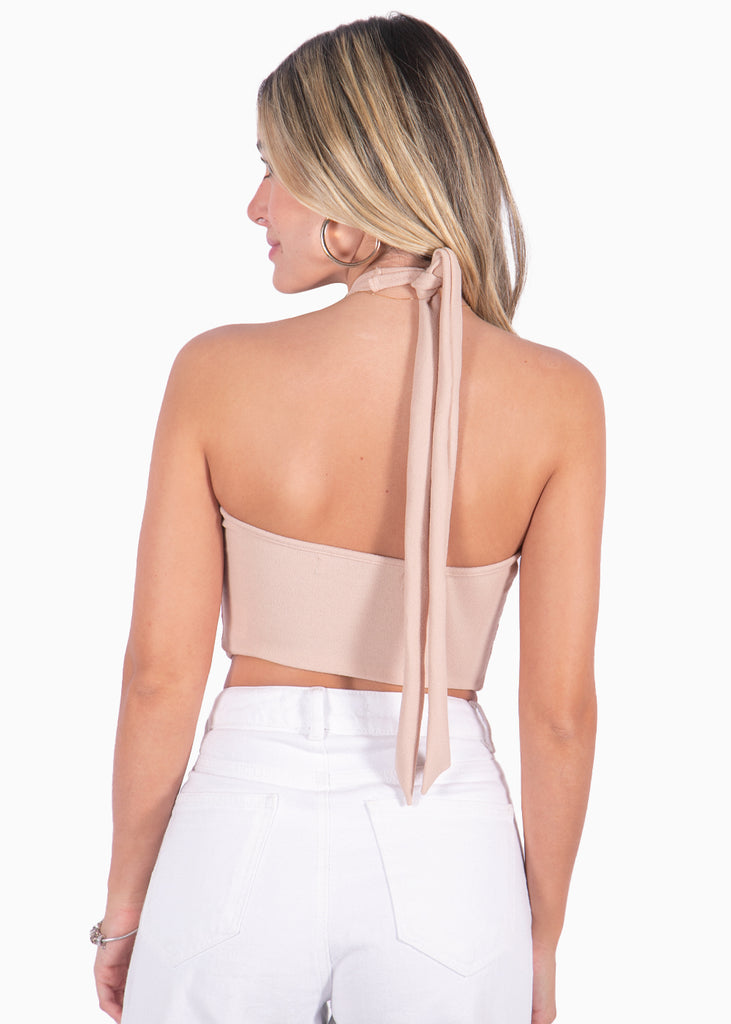 Crop top halter con abertura en escote - ALDANA